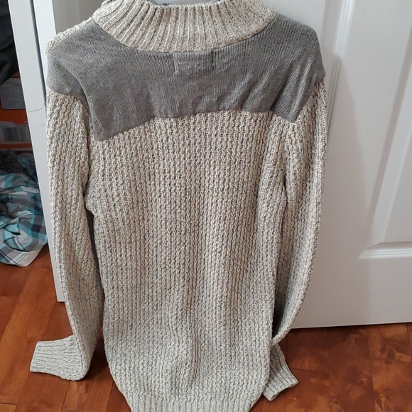 Sweater - Picture 2 of 3